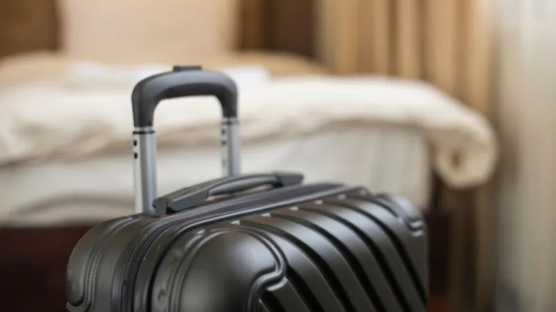 czy-na-ubraniach-mozna-przeniesc-pluskwy